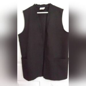 Women's Bend Over Black Sleeveless Vest